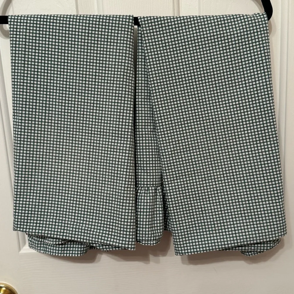 Pair Standard Pillowcases by Wamsutta - Green White Gingham
